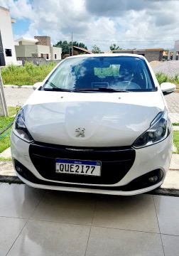 Peugeot 208 super conservado