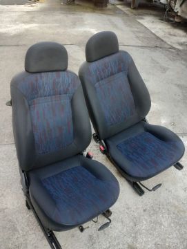 Par de bancos dianteiros Chevrolet Celta 2 portas 