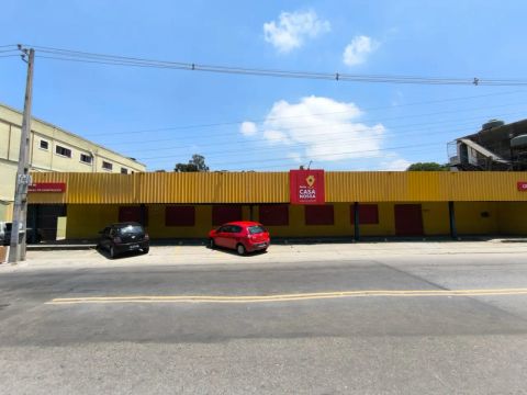 Excelente Loja com Galpão para Locação no Lindo Parque