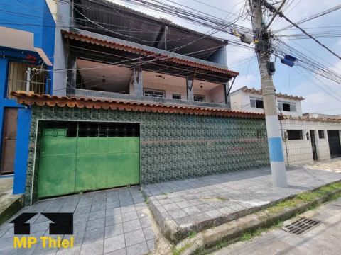 Amplo Sobrado com 2 casas Independentes, a venda em Jacutinga, Mesquita/RJ