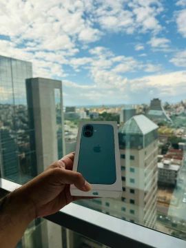 IPhone 16  Teal e Pink / 256 GB / Lacrado / Loja física