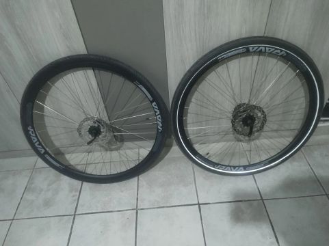 Vendo duas Rodagens Aro 29 completas, Cubo K7.