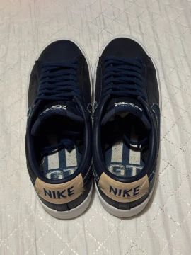 Vende se um tênis Nike GT 