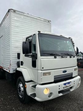 Ford 1317 4x2 2010 e baú 6,50m