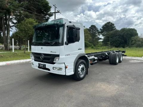 MB Atego 2425 ano 2012 raridade ultimo sem arla - filé