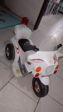 Moto elétrica infantil 