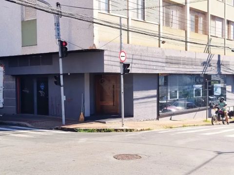 Salão para alugar por R$ 5000.00, 65.70 m2 - CENTRO - LIMEIRA/SP