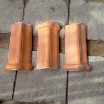 Vendo 17 Telhas cumieira por R$50,00