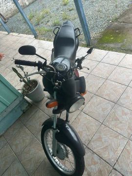 Motocicleta em ótimo estado