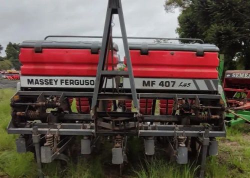 Plantadeira Massey Ferguson - MF 407 L45, 7 Linhas Pivotadas. Fabricação 2012