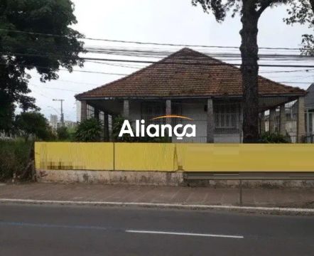 Terreno comercial com 1001m² de esquina no Bairro Cavalhada em Porto Alegre/RS