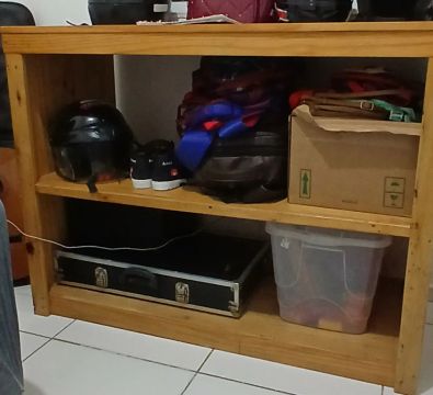 Estante de madeira para organização