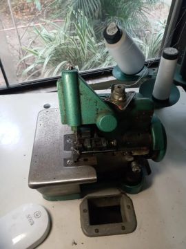 Máquina de Costurar Overlock Industrial