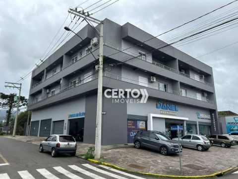 Apartamento com 3 dormitórios para alugar, 170 m² por R$ 2.890/mês - Sete de Setembro - Sa