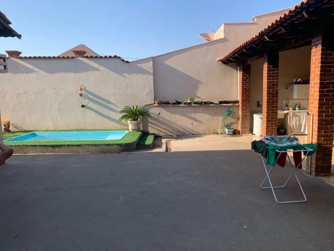 Casa para Alugar 4 quartos em Várzea Grande