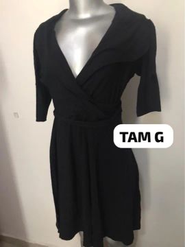 Vestido Preto com Decote V
