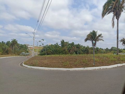 OPORTUNIDADE IMPERDÍVEL: Lote de esquina a venda, área total 351m²