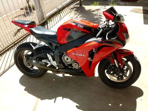 Sucata de moto para retirada de peças Honda CBR 1000 2008