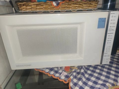 Vendo microondas semi novo 