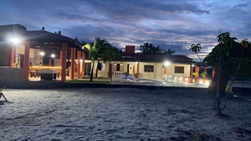 Lindo sítio a venda, 8 quartos, sendo 4 suítes, Deco, piscina