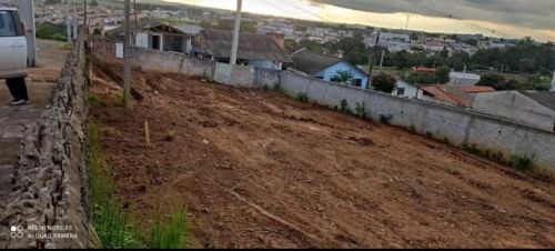 VENDE-SE TERRENO NA COLONIA DONA LUIZA