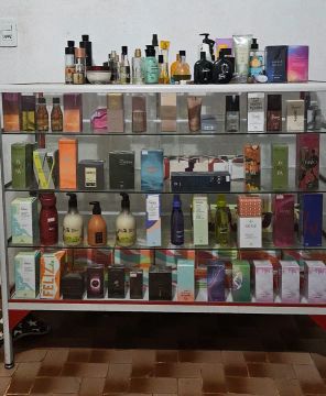 Kit de produtos de beleza Natura,Avon,Eudora,O Boticário,Mahogany,diversos produtos