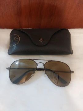 Oportunidade!! Óculos RayBan Aviator. Excelente estado! Sem arranhões.
