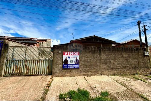 Imóvel à venda no bairro CRISTAL DO ARCO ÍRIS com 2 Casas.