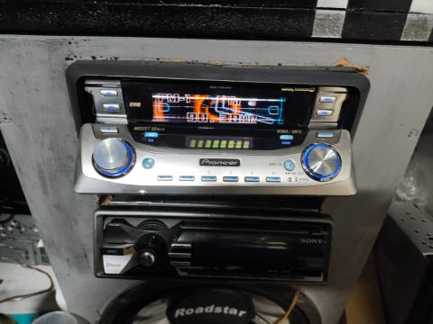 Som Auto Pioneer golfinho 2 caras