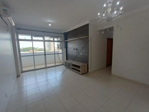 ALUGA-SE APARTAMENTO COM TRÊS QUARTOS POR R$ 4.000.00 (condomínio incluso)
