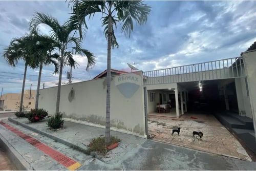VENDO DUAS CASAS NO MESMO TERRENO NO BAIRRO SAGRADA FAMÍLIA