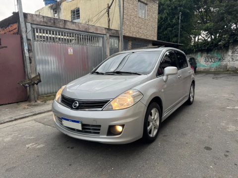 Tiida 1.8 SL Automático 2013