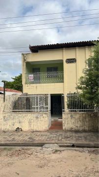 Casa com 4 quartos (2 suítes) Aeroporto