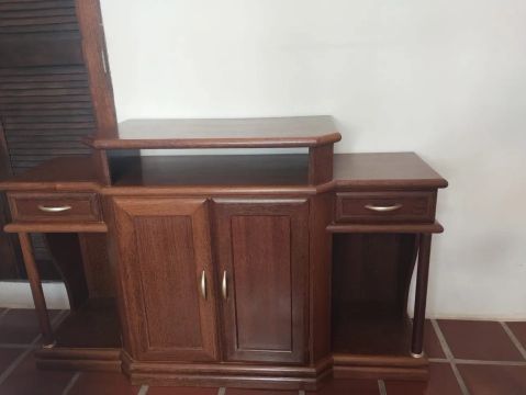 Lindo Rack Madeira maciça e compensado naval.