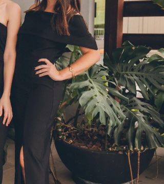 Vestido preto de festa