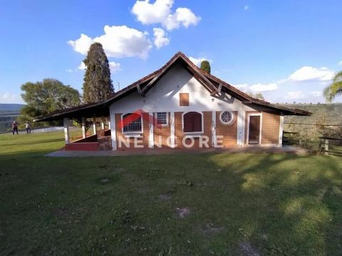 Sítio em Pardinho - Centro - Pardinho/SP