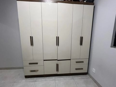 Guarda-roupa de casal 6 portas com gavetas