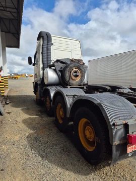 Caminhão Volvo FH520 8x4 CMT 180 ano 2008