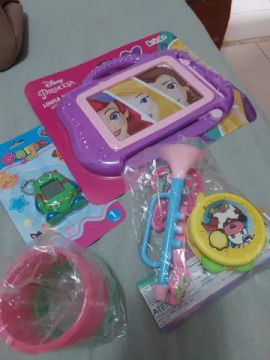 Kit com 7 brinquedos novos para meninas