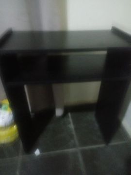 Mesinha. Preta