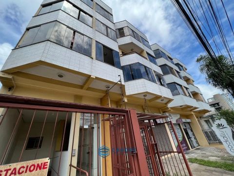Apartamento um quartos, no Centro