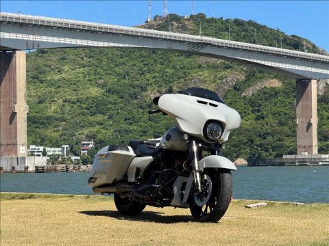 HARLEY-DAVIDSON CVO STREET GLIDE