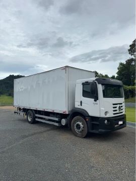 Caminhão Baú Volkswagen Constellation 2014 - IMPECÁVEL