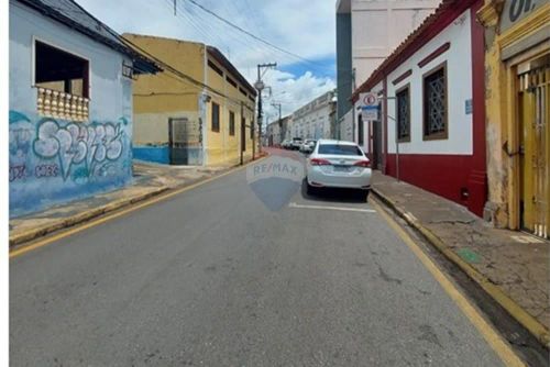 Casa Comercial em Cuiabá: Localização Estratégica!
