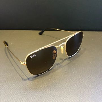 Óculos de Sol Ray-Ban Aviator Dourado