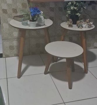 Conjunto de Mesas de Centro em Madeira