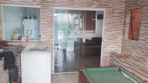 Casa  com churrasqueira!
