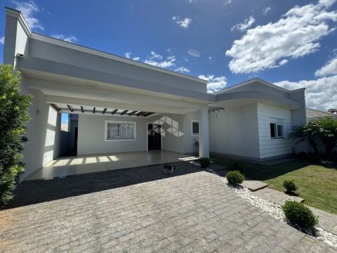 Casa com 2 dormitórios, sendo 1 suite master em Santa Cruz do Sul