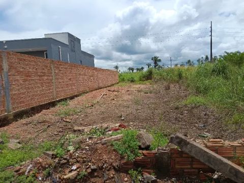 VENDE-SE EXCEPCIONAL TERRENO EM CANDEIAS DO JAMARI - PRÓXIMO A AÇO RONDÔNIA E RUA DA BEIRA