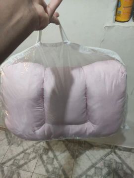 Cueiro de espuma macio e confortável vem travesseiro